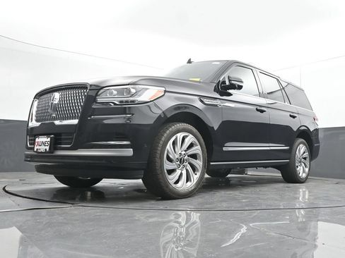 Used 2024 Lincoln Navigator Premiere AWD/4WD image 45