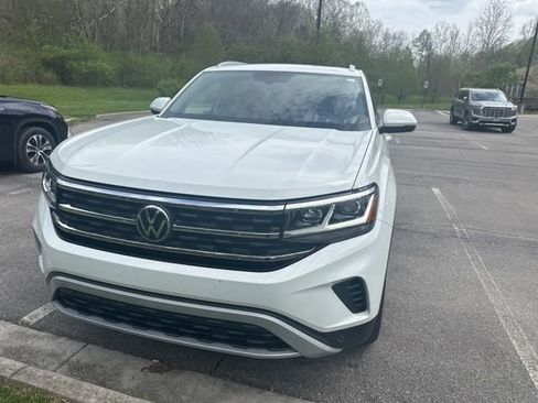 Used 2022 Volkswagen Atlas Cross Sport SE image 6