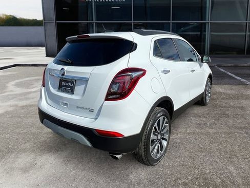 Used 2022 Buick Encore Preferred w/ Safety Package image 5