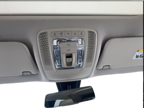 Used 2022 Mercedes-Benz GLB 250 w/ Premium Package Lite image 42