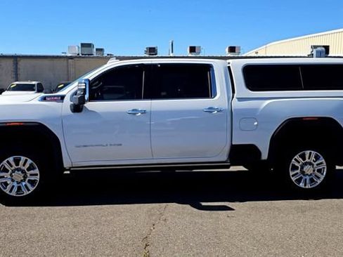 Used 2021 GMC Sierra 3500 Denali w/ Denali Ultimate Package AWD/4WD image 5