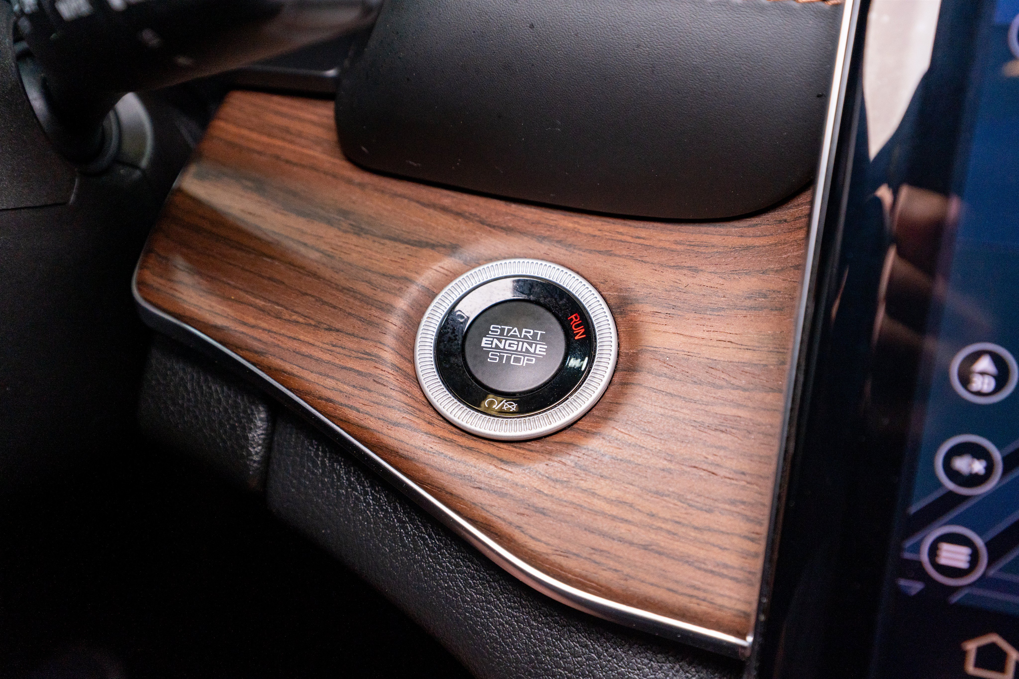 Used 2023 Jeep Grand Cherokee L Summit w/ Luxury Tech Group V RWD image 33