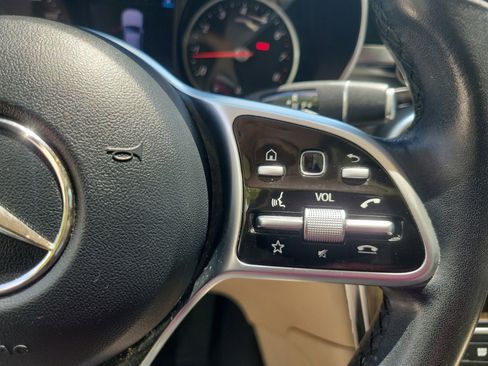 Used 2020 Mercedes-Benz GLC 300 w/ Premium Package image 24