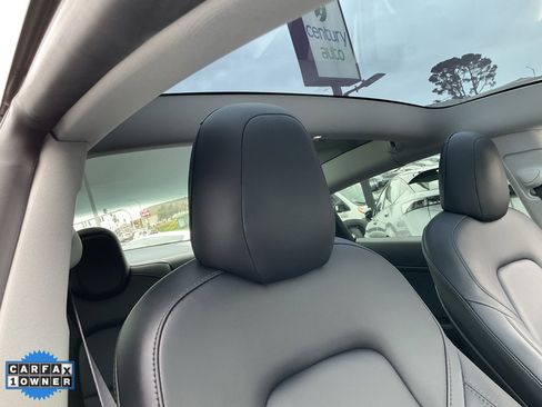 Used 2021 Tesla Model 3 Standard Range Plus image 60