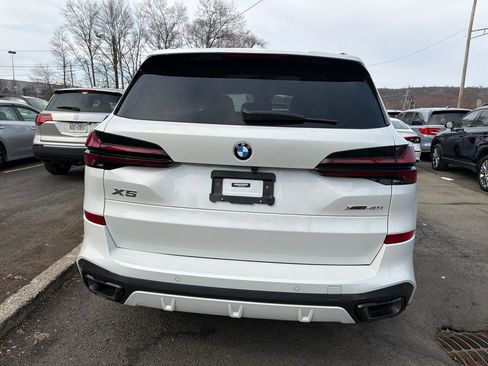 Used 2024 BMW X5 xDrive40i w/ M Sport Package image 7