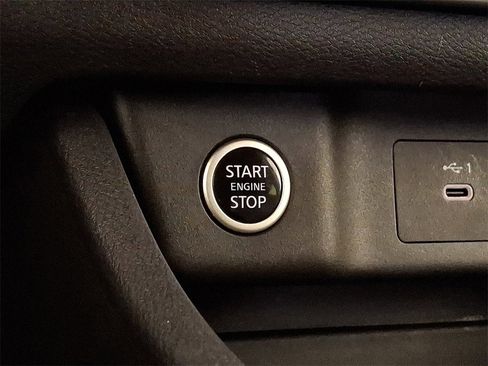 Used 2023 Nissan Rogue SV image 21