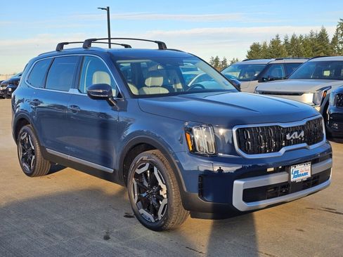 New 2025 Kia Telluride EX image 3