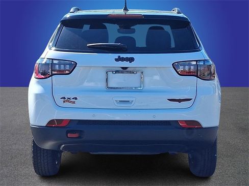 Used 2024 Jeep Compass Trailhawk image 5
