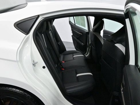 Used 2025 Toyota Camry SE image 27