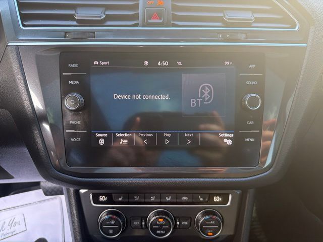 Used 2020 Volkswagen Tiguan SE w/ Panoramic Sunroof Package AWD/4WD image 25