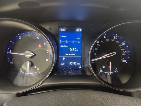 Used 2021 Toyota C-HR XLE FWD image 23