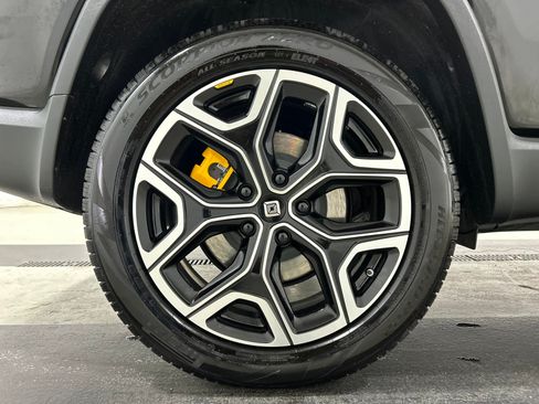 Used 2023 Rivian R1S Adventure AWD/4WD image 12