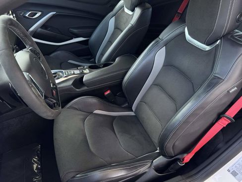 Used 2021 Chevrolet Camaro SS image 17