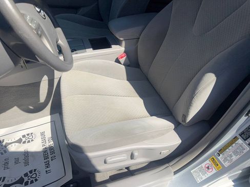 Used 2007 Toyota Camry LE FWD image 12