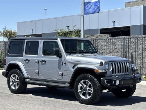 Used 2020 Jeep Wrangler Unlimited Sahara image 2