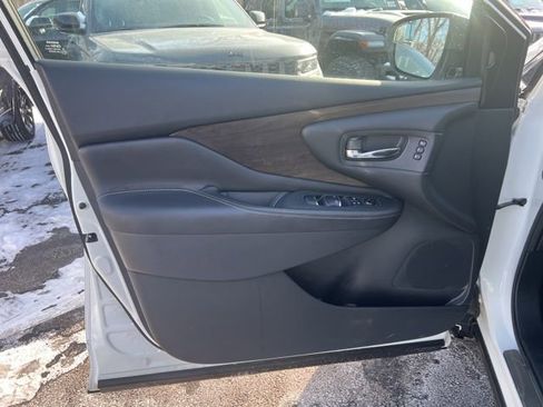 Used 2022 Nissan Murano Platinum w/ Cargo Package image 4