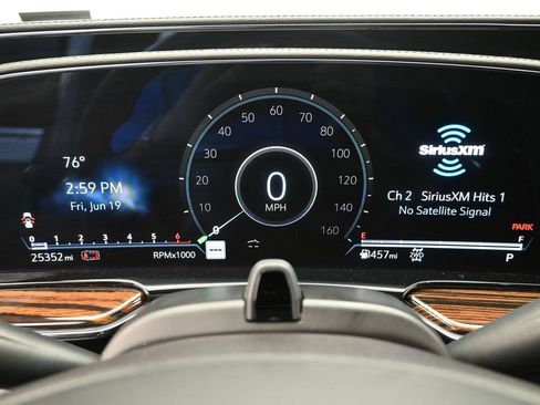 Used 2024 Cadillac Escalade ESV Premium Luxury AWD/4WD image 25