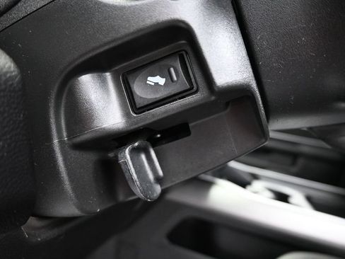 Used 2024 RAM 2500 Big Horn w/ Night Edition AWD/4WD image 12