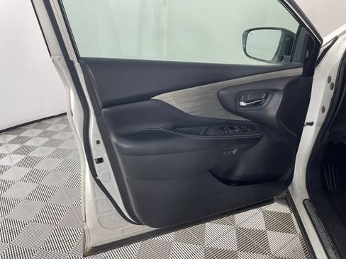 Used 2016 Nissan Murano Platinum w/ Platinum Technology Package AWD/4WD image 12