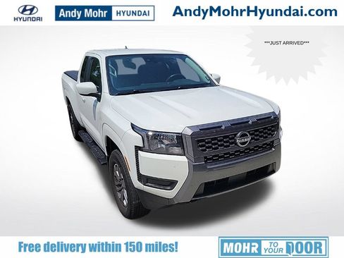 Used 2025 Nissan Frontier SV AWD/4WD image 1