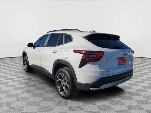 Used 2026 Chevrolet Trax LT image 4