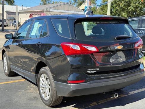 Used 2021 Chevrolet Equinox LS image 9