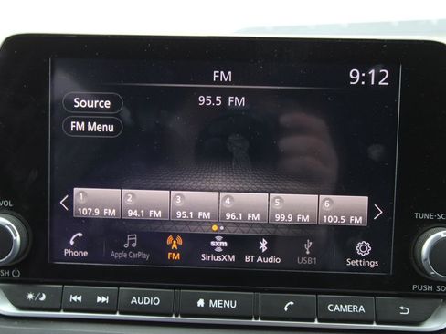 Used 2024 Nissan Rogue SV image 31