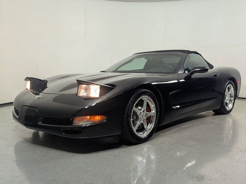 Used 2003 Chevrolet Corvette Convertible w/ Preferred Equipment Group1 image 8