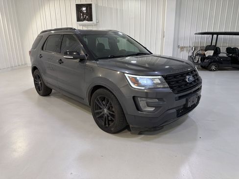 Used 2017 Ford Explorer Sport w/ Equipment Group 401A AWD/4WD image 7
