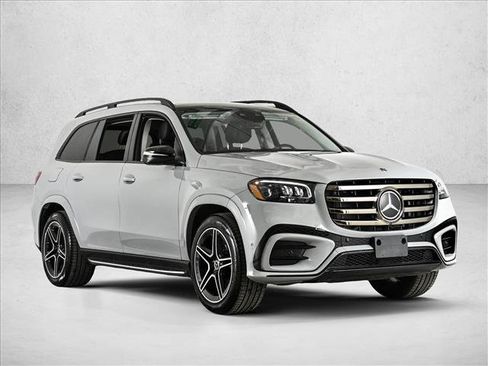 Used 2026 Mercedes-Benz GLS 450 4MATIC image 3