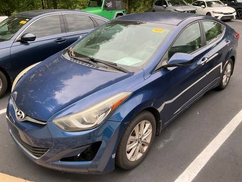 Used 2015 Hyundai Elantra SE w/ Option Group 02 FWD image 10