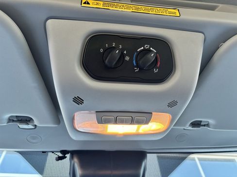 Used 2019 Ford Transit 350 XLT image 25