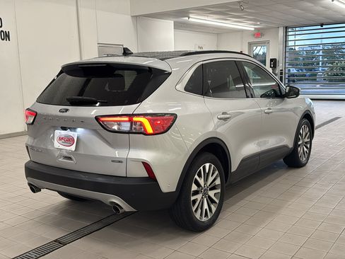 Used 2020 Ford Escape Titanium AWD/4WD image 5