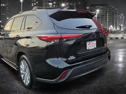 Used 2022 Toyota Highlander Limited image 7