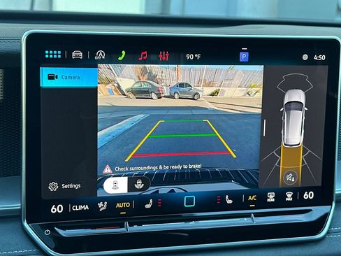 New 2026 Volkswagen Tiguan SE R-Line FWD image 17