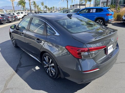 Used 2022 Honda Civic EX image 6