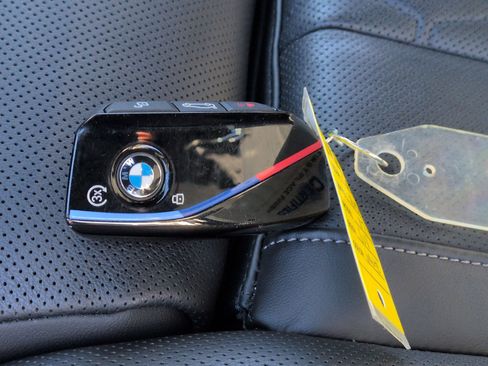 Used 2025 BMW X7 M60i w/ Executive Package image 37