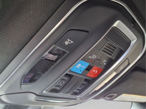 Used 2025 Jeep Grand Cherokee Laredo X RWD image 19