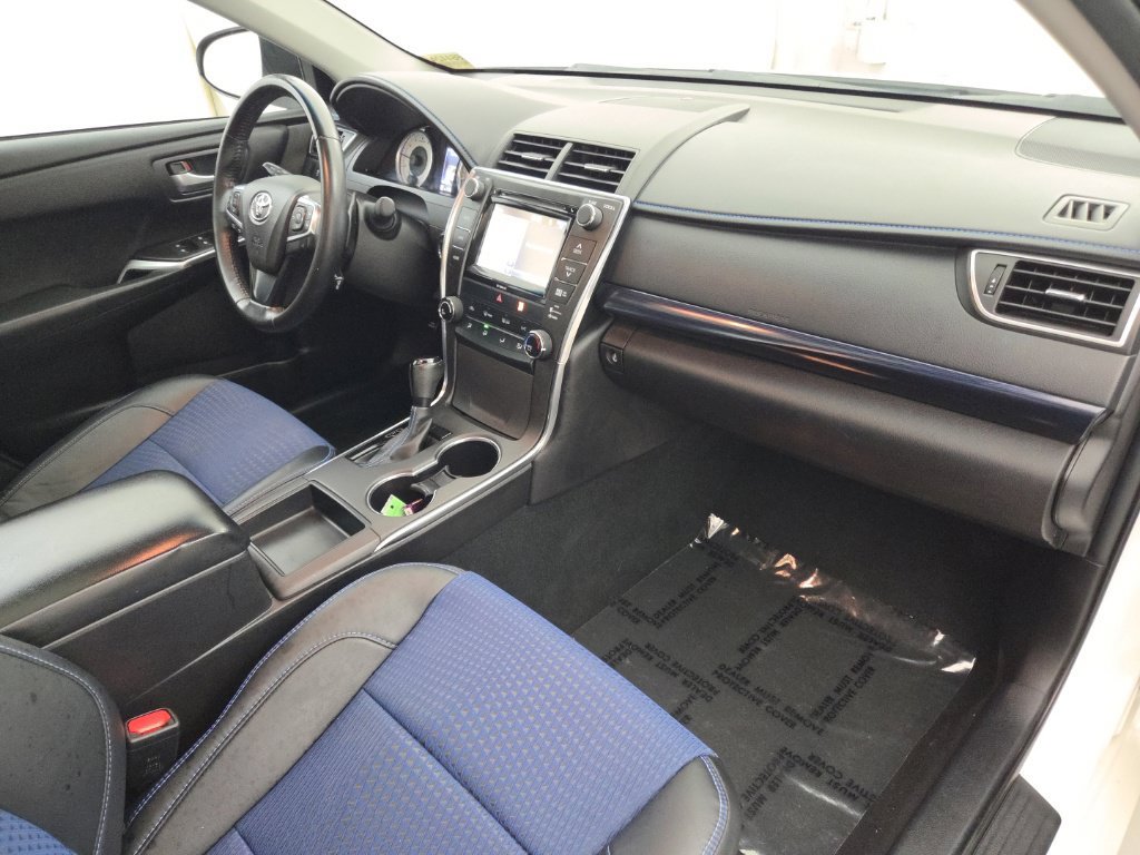 Used 2016 Toyota Camry SE FWD image 14