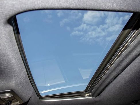 Used 2017 Toyota Tacoma TRD Sport w/ Premium & Technology Package image 21