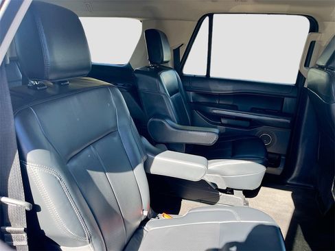 Used 2022 Ford Expedition Max XLT image 29