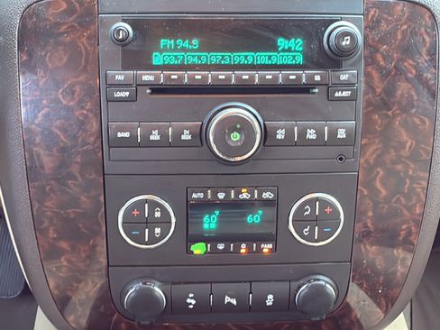 Used 2012 GMC Sierra 2500 Denali w/ Suspension Package, Off-Road AWD/4WD image 29