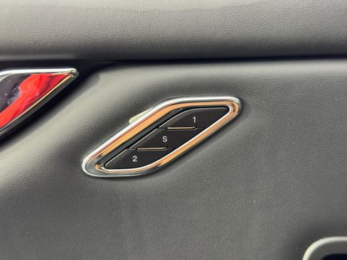 Used 2022 Maserati Quattroporte Modena Q4 image 18