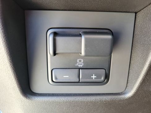 Used 2024 Chevrolet Colorado Z71 w/ Z71 Convenience Package 2 image 22