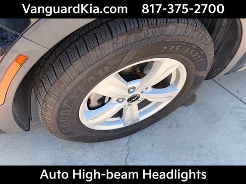 Certified 2023 Kia Sorento LX FWD image 8