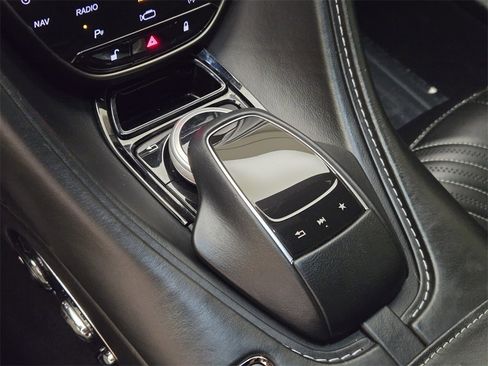 Used 2020 Aston Martin DB11 Coupe image 39