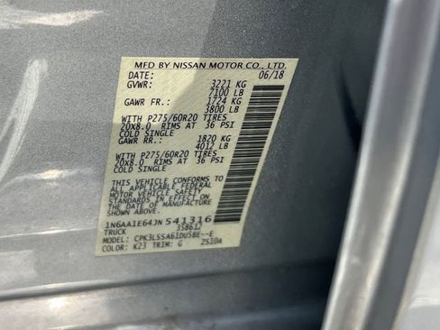 Used 2018 Nissan Titan SV w/ SV Convenience Package RWD image 30