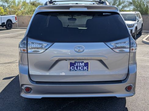 Used 2015 Toyota Sienna SE Premium FWD image 3