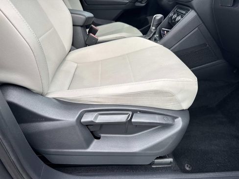 Used 2019 Volkswagen Tiguan SE w/ Panoramic Sunroof Package FWD image 14