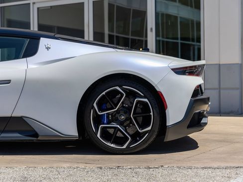 Used 2022 Maserati MC20 Coupe RWD image 18